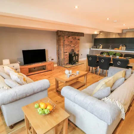 Mallard Engine Shed Apartment Whitby