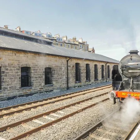 Mallard Engine Shed 아파트 휫비