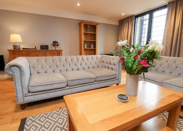 Mallard Engine Shed 휫비